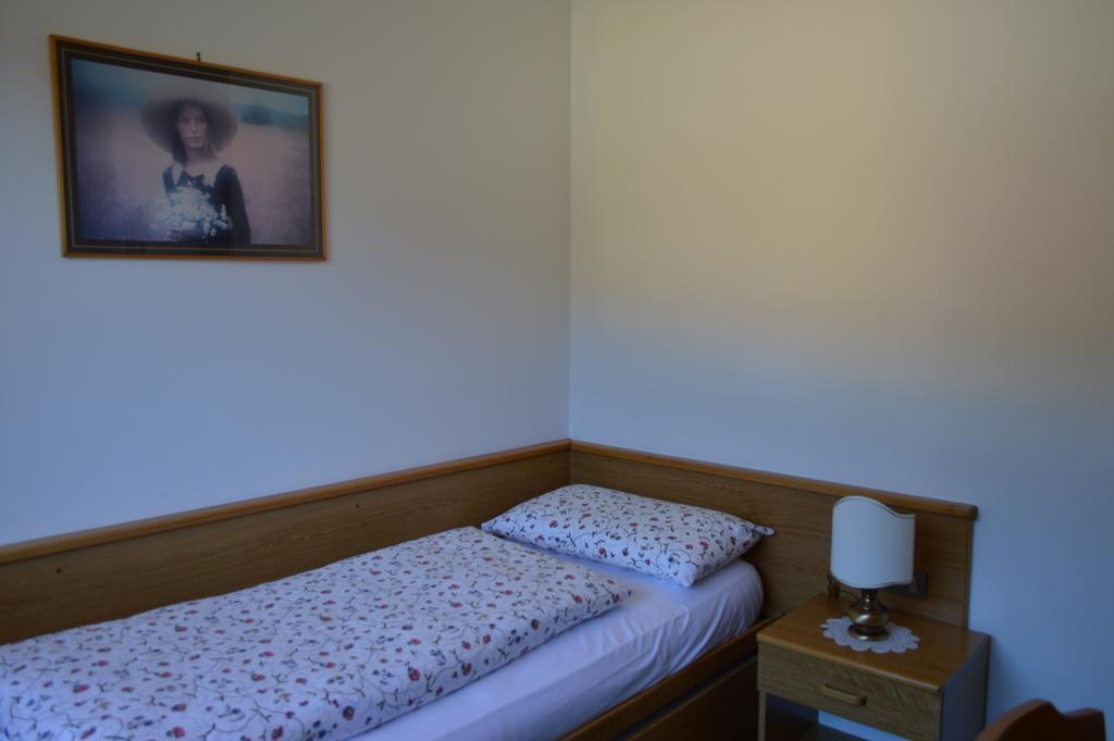 Garni Bucaneve Madonna Oda fotoğraf